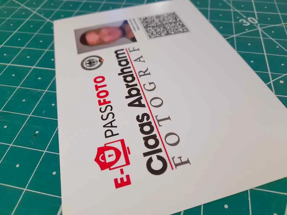 E-Passbild-Karte mit QR-Code